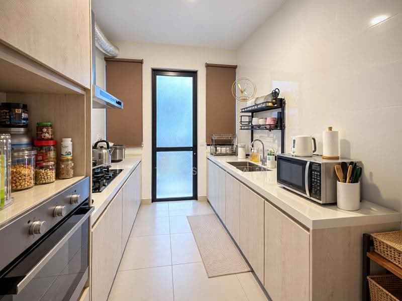 Townhouse for Rent in Eco Ardence (Setia Alam) - Vitas Tan - Kitchen - PropertyGuru.com.my