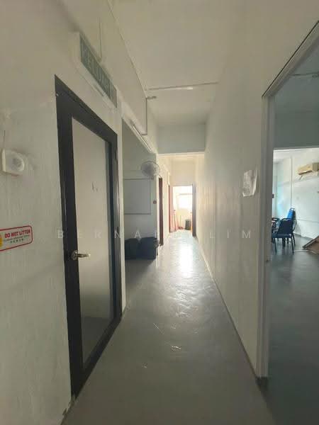 Shop for Rent in Taman Universiti (Skudai) - Bernard Lim - Corridor - PropertyGuru.com.my