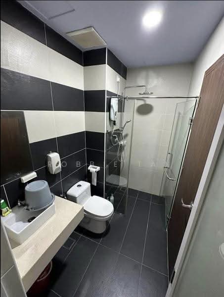 Kediaman Servis untuk Disewa di D'Secret Garden (Pangsapuri Kempas Indah) - Robbie Tan - Bathroom - PropertyGuru.com.my