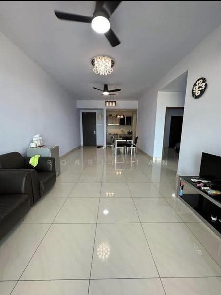 Kediaman Servis untuk Disewa di D'Secret Garden (Pangsapuri Kempas Indah) - Robbie Tan - Living Room - PropertyGuru.com.my