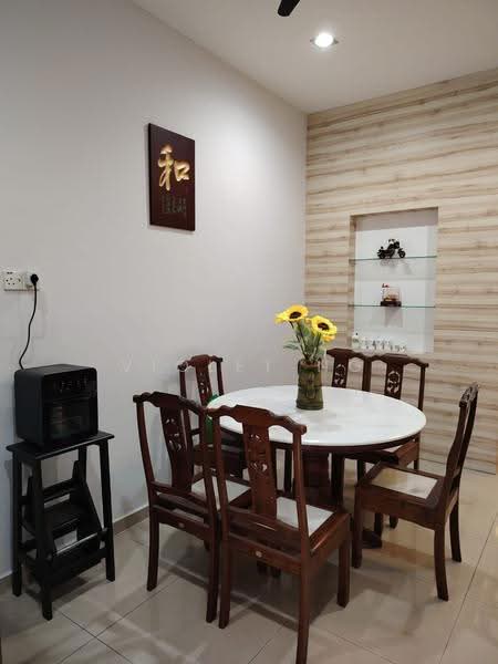 2-storey Terraced House for Sale in Taman Ehsan Jaya (Ulu Tiram) - Violet Ng - Dining Room - PropertyGuru.com.my