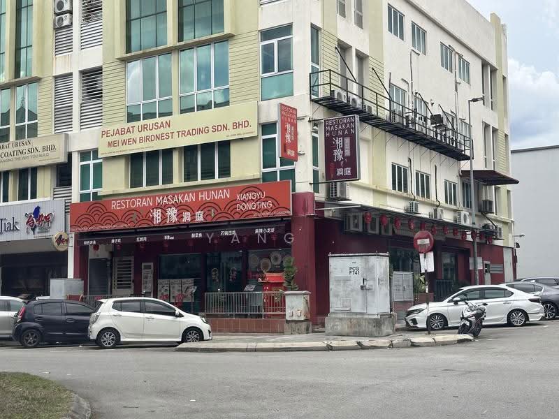 Shop for Rent in Bandar Puteri Puchong (Puchong) - Yang . - Exterior - PropertyGuru.com.my