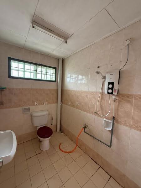 2-storey Terraced House for Sale in Bandar Putra Kulai (Kulai) - NG ZEN XI - Bathroom - PropertyGuru.com.my