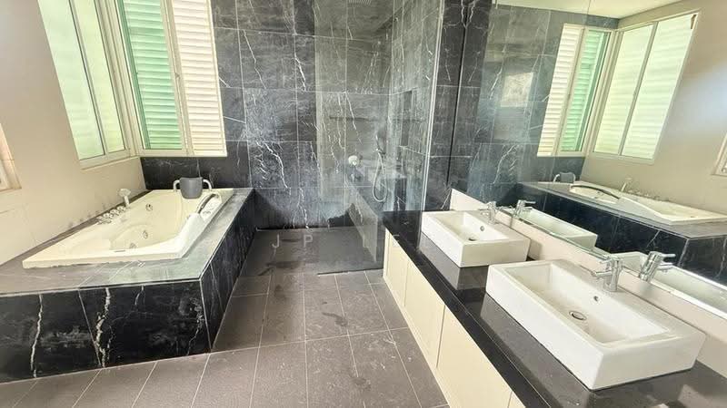 Rumah Banglo untuk Disewa di Iskandar Puteri (Nusajaya) (Johor) - JP Lee - Bathroom - PropertyGuru.com.my