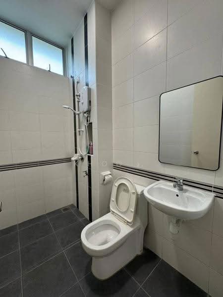 3-storey Terraced House for Sale in Taman Mount Austin (Tebrau) - Khoo . - Bathroom - PropertyGuru.com.my