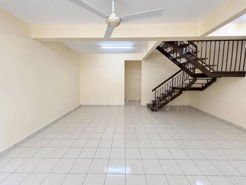 2-storey Terraced House for Sale in Bandar Baru Bangi (Selangor) - Mohd Aizat Saiful Bahri - Living Room - PropertyGuru.com.my