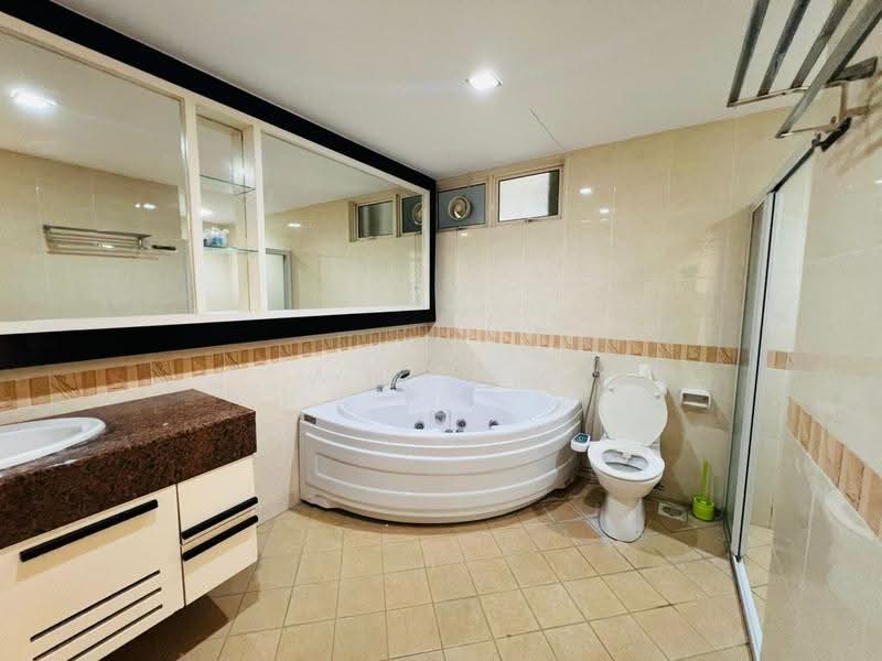 Condominium for Rent at Putra Marine Resort - A Ee Ee - Bathroom - PropertyGuru.com.my