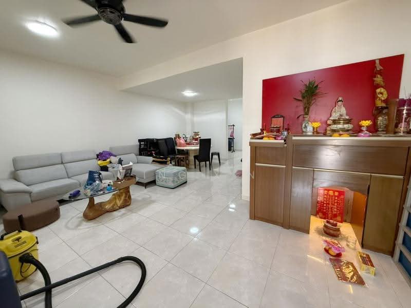 Rumah Teres 2-Tingkat untuk Dijual di Taman Ehsan Jaya (Ulu Tiram) - Ing Xin - Living Room - PropertyGuru.com.my
