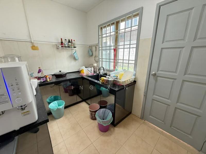 Rumah Teres 2-Tingkat untuk Dijual di Taman Ehsan Jaya (Ulu Tiram) - Ing Xin - Kitchen - PropertyGuru.com.my