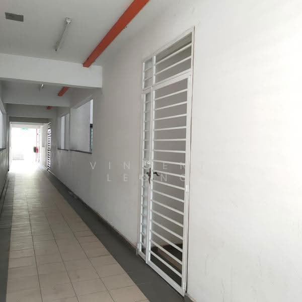 Pangsapuri untuk Disewa di Suria Apartment - Vincent Leong - Corridor - PropertyGuru.com.my