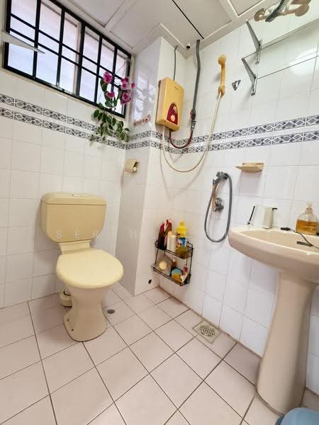 Pangsapuri untuk Dijual di Daya View - Serene Chua - Bathroom - PropertyGuru.com.my