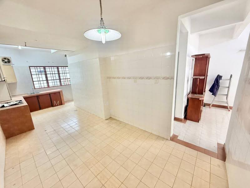 Rumah Teres 2-Tingkat untuk Dijual di Seksyen 31 (Shah Alam) - Mohammad Din Majid - Kitchen - PropertyGuru.com.my