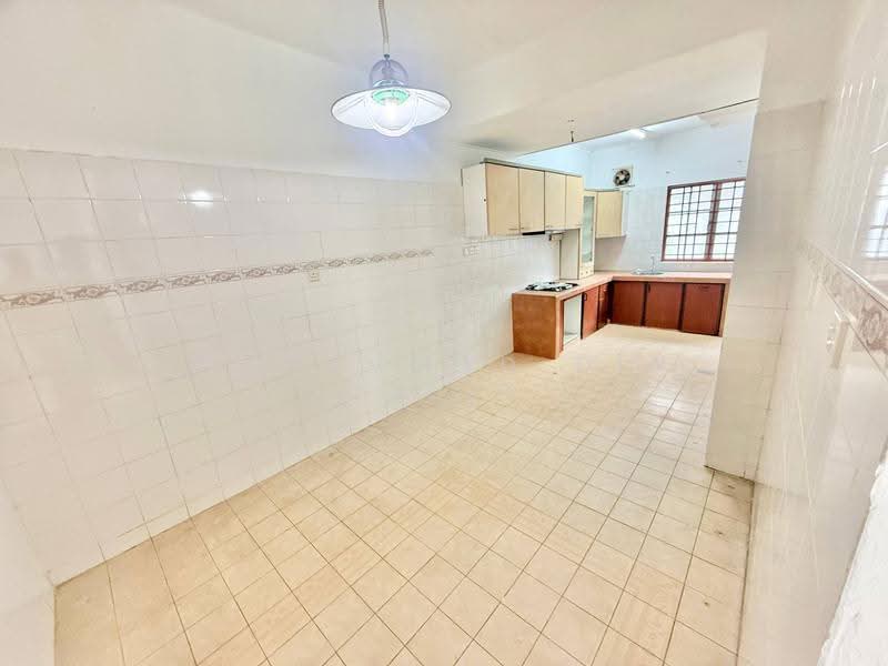 Rumah Teres 2-Tingkat untuk Dijual di Seksyen 31 (Shah Alam) - Mohammad Din Majid - Kitchen - PropertyGuru.com.my