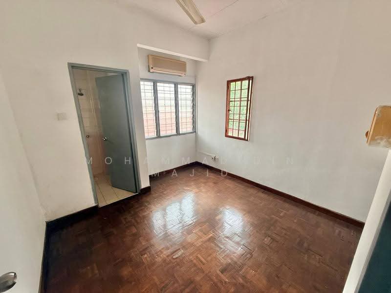 Rumah Teres 2-Tingkat untuk Dijual di Seksyen 31 (Shah Alam) - Mohammad Din Majid - Interior - PropertyGuru.com.my