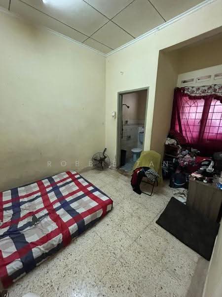 1-storey Terraced House for Sale in Taman Pasir Putih (Pasir Gudang) - Robbie Tan - Bedroom - PropertyGuru.com.my