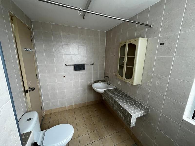 Condominium for Rent at Desa Putra - Kelana Mohammad - Attach Bathroom - PropertyGuru.com.my