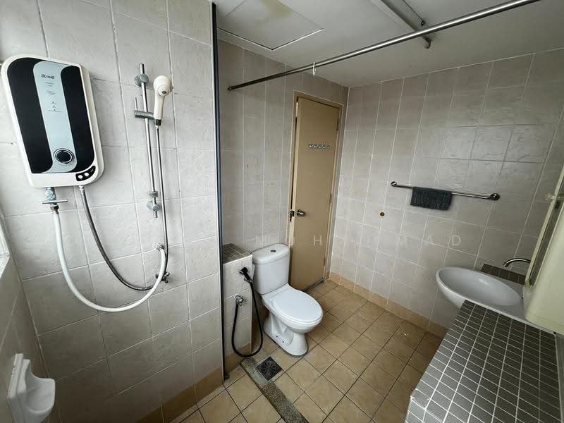 Condominium for Rent at Desa Putra - Kelana Mohammad - Attach Bathroom - PropertyGuru.com.my