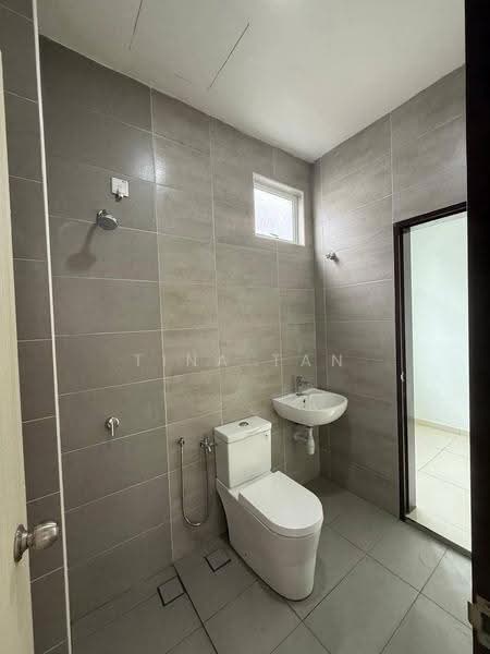 Rumah Teres untuk Dijual di Kampung Sentosa Barat (Pasir Gudang) - Tina Tan - Bathroom - PropertyGuru.com.my