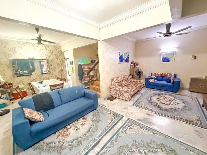 2-storey Terraced House for Sale in Bandar Tun Hussein Onn (Cheras) - Mohd Aizat Saiful Bahri - Living Room - PropertyGuru.com.my