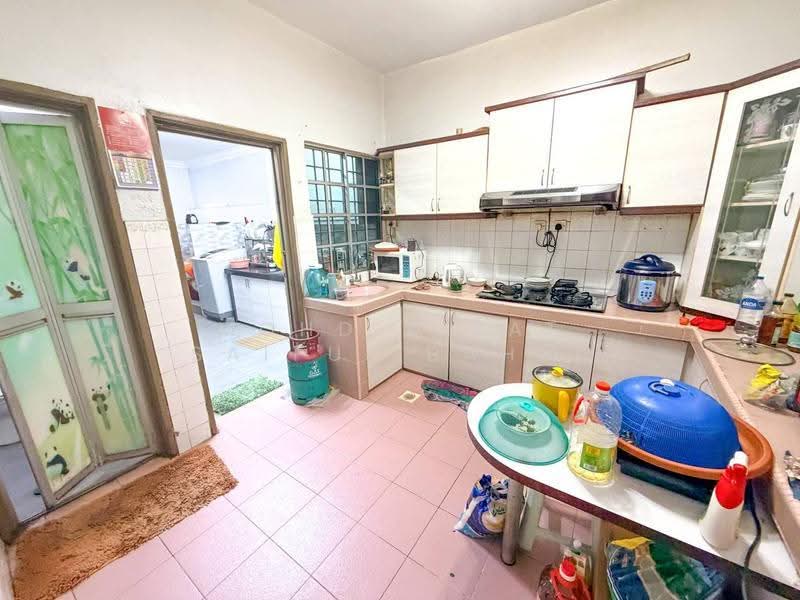 2-storey Terraced House for Sale in Bandar Tun Hussein Onn (Cheras) - Mohd Aizat Saiful Bahri - Kitchen - PropertyGuru.com.my
