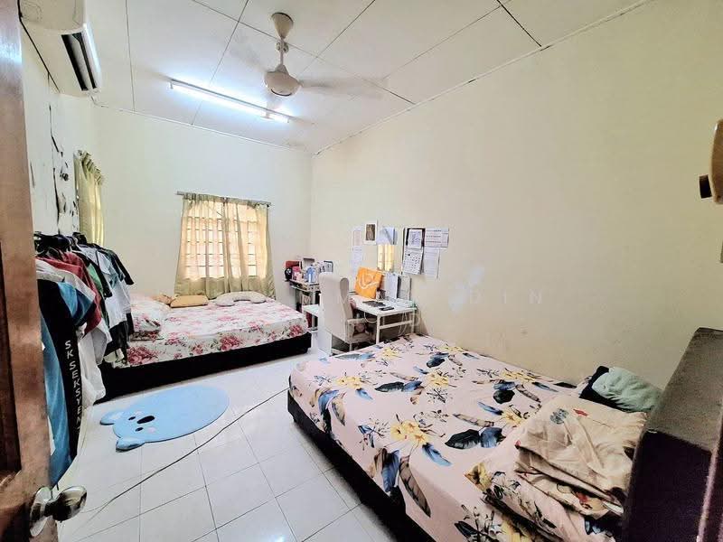 2-storey Terraced House for Sale in Seksyen 7 (Shah Alam) - Mohammad Din Majid - Bedroom - PropertyGuru.com.my
