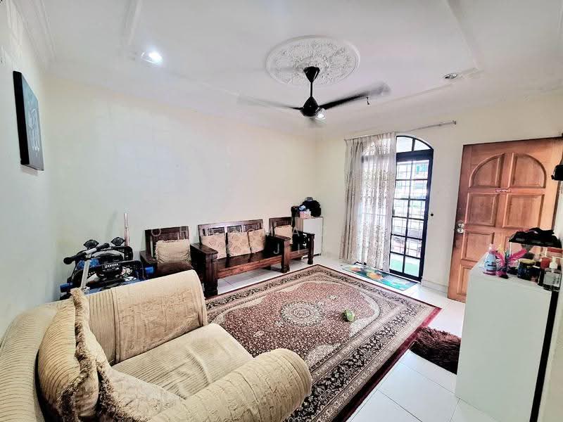 2-storey Terraced House for Sale in Seksyen 7 (Shah Alam) - Mohammad Din Majid - Living Room - PropertyGuru.com.my
