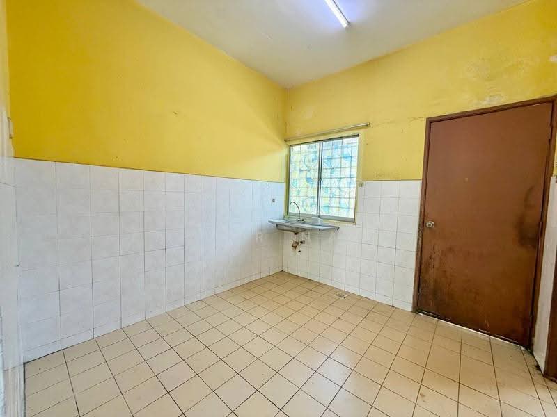 2-storey Terraced House for Sale in Kajang (Selangor) - Zaffur Nazri - Kitchen - PropertyGuru.com.my