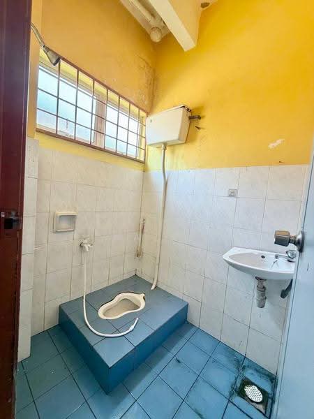 2-storey Terraced House for Sale in Kajang (Selangor) - Zaffur Nazri - Bathroom - PropertyGuru.com.my