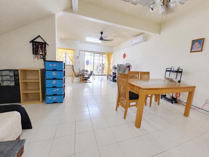 2-storey Terraced House for Sale in Bandar Putra Kulai (Kulai) - NG ZEN XI - Living Room - PropertyGuru.com.my