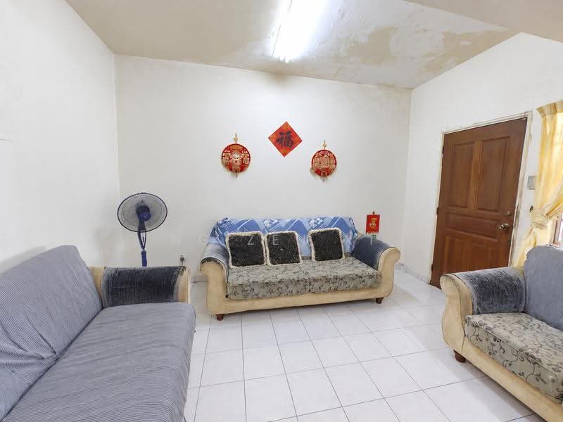 2-storey Terraced House for Sale in Bandar Putra Kulai (Kulai) - NG ZEN XI - Living Room - PropertyGuru.com.my