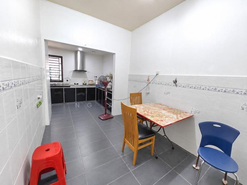 2-storey Terraced House for Sale in Bandar Putra Kulai (Kulai) - NG ZEN XI - Kitchen - PropertyGuru.com.my