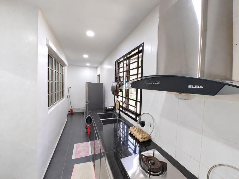 2-storey Terraced House for Sale in Bandar Putra Kulai (Kulai) - NG ZEN XI - Kitchen - PropertyGuru.com.my