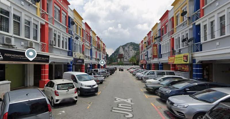 Shop for Rent in Kawasan Perindustrian Batu Caves (Batu Caves) - Jun How - Exterior - PropertyGuru.com.my