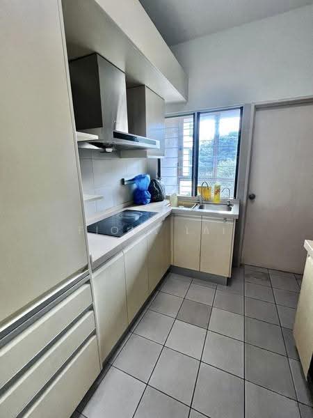 Kondominium untuk Dijual di Alam Damai - Fiona Lai - Kitchen - PropertyGuru.com.my
