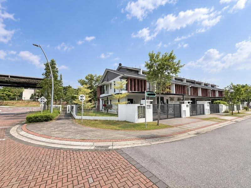 2-storey Terraced House for Sale in Shah Alam (Selangor) - Mohd Aizat Saiful Bahri - Exterior - PropertyGuru.com.my