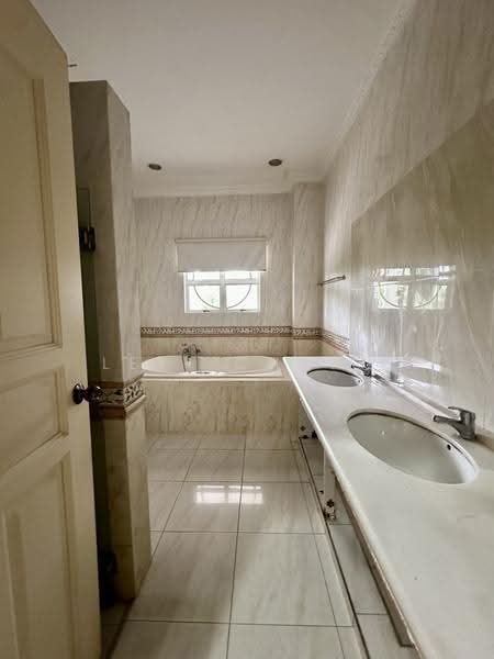 Bungalow House for Sale in Monterez Club (Shah Alam) - Levi Chong - Bathroom - PropertyGuru.com.my