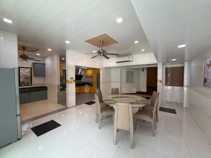 Bungalow House for Rent in Country Heights Kajang, Jade Hills, Mahkota Cheras (Kajang) - Lucus Yong - Kitchen - PropertyGuru.com.my
