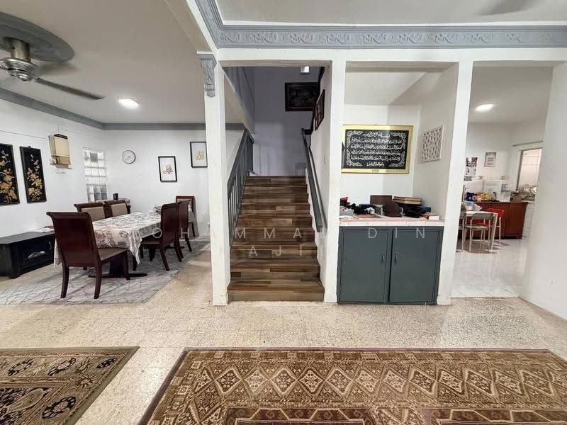 Rumah Teres 2-Tingkat untuk Dijual di Seksyen 4 (Shah Alam) - Mohammad Din Majid - Dining Room - PropertyGuru.com.my