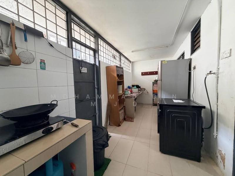 Rumah Teres 2-Tingkat untuk Dijual di Seksyen 4 (Shah Alam) - Mohammad Din Majid - Kitchen - PropertyGuru.com.my