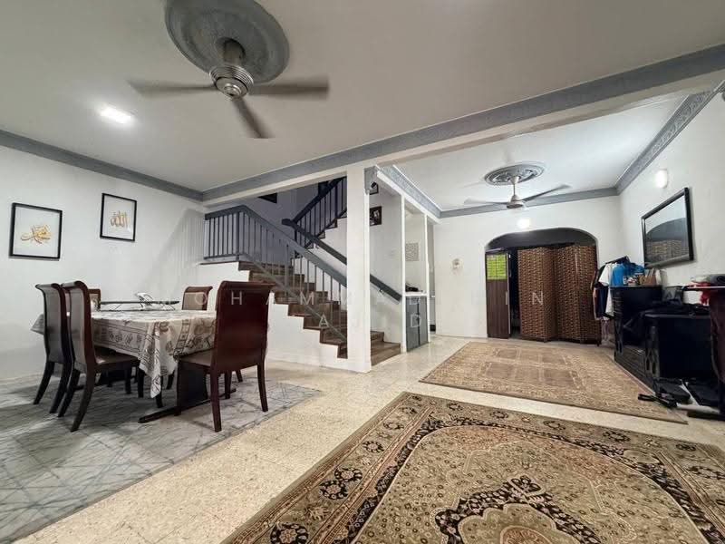 Rumah Teres 2-Tingkat untuk Dijual di Seksyen 4 (Shah Alam) - Mohammad Din Majid - Dining Room - PropertyGuru.com.my