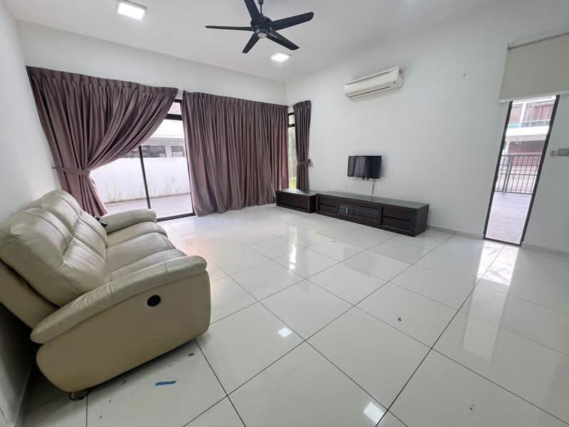 Cluster House for Sale in Horizon Hills (Iskandar Puteri (Nusajaya)) - SC Ng - Living Room - PropertyGuru.com.my