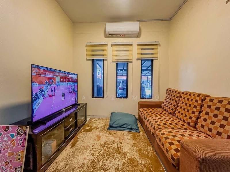 2-storey Terraced House for Sale in Taman Bunga Negara (Shah Alam) - Izzat Zamros - Living Room - PropertyGuru.com.my
