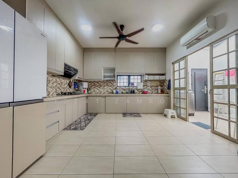 2-storey Terraced House for Sale in Taman Bunga Negara (Shah Alam) - Izzat Zamros - Kitchen - PropertyGuru.com.my