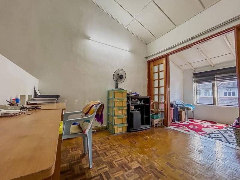 2-storey Terraced House for Sale in Taman Bunga Negara (Shah Alam) - Izzat Zamros - Interior - PropertyGuru.com.my