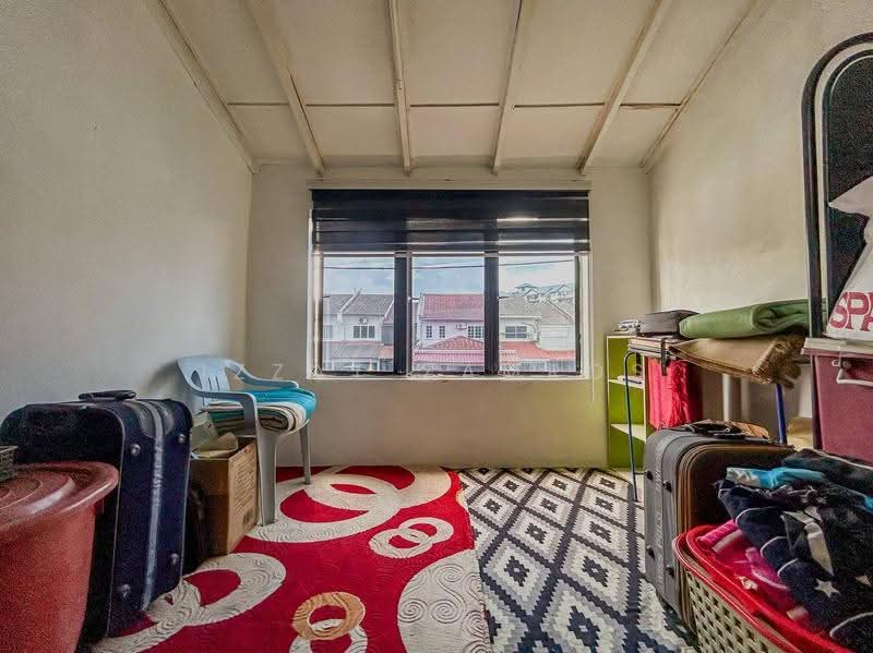 2-storey Terraced House for Sale in Taman Bunga Negara (Shah Alam) - Izzat Zamros - Bedroom - PropertyGuru.com.my