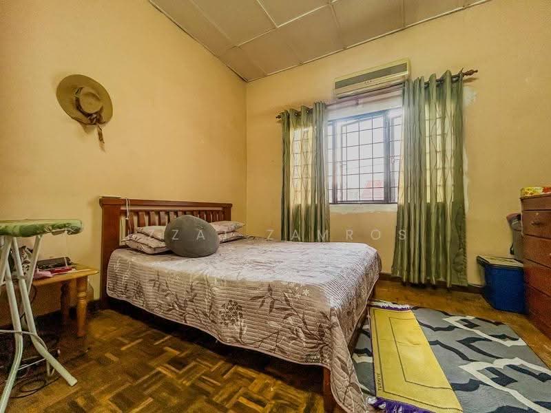 2-storey Terraced House for Sale in Taman Bunga Negara (Shah Alam) - Izzat Zamros - Bedroom - PropertyGuru.com.my