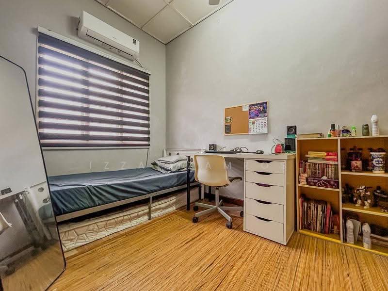 2-storey Terraced House for Sale in Taman Bunga Negara (Shah Alam) - Izzat Zamros - Bedroom - PropertyGuru.com.my