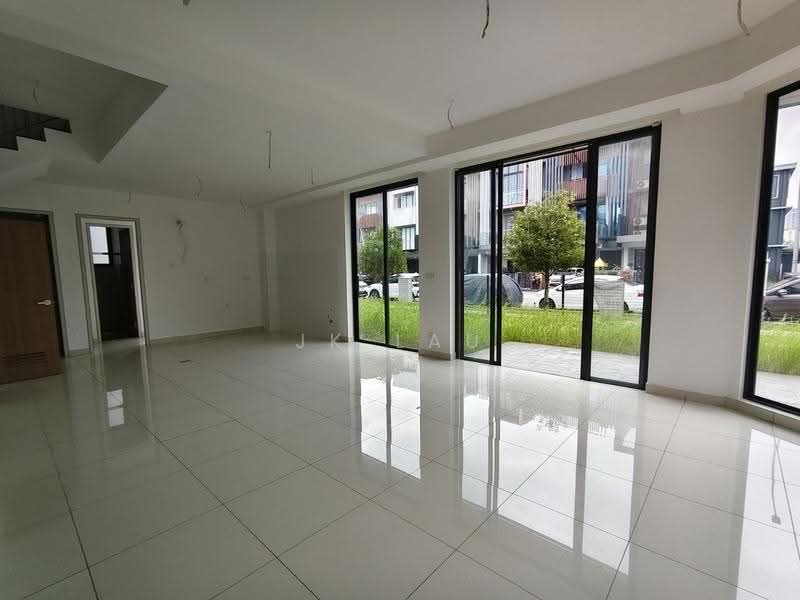 3-storey Terraced House for Sale in Taman Puchong Legenda (Puchong) - JK Lau - Living Room - PropertyGuru.com.my