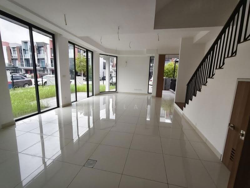 3-storey Terraced House for Sale in Taman Puchong Legenda (Puchong) - JK Lau - Living Room - PropertyGuru.com.my