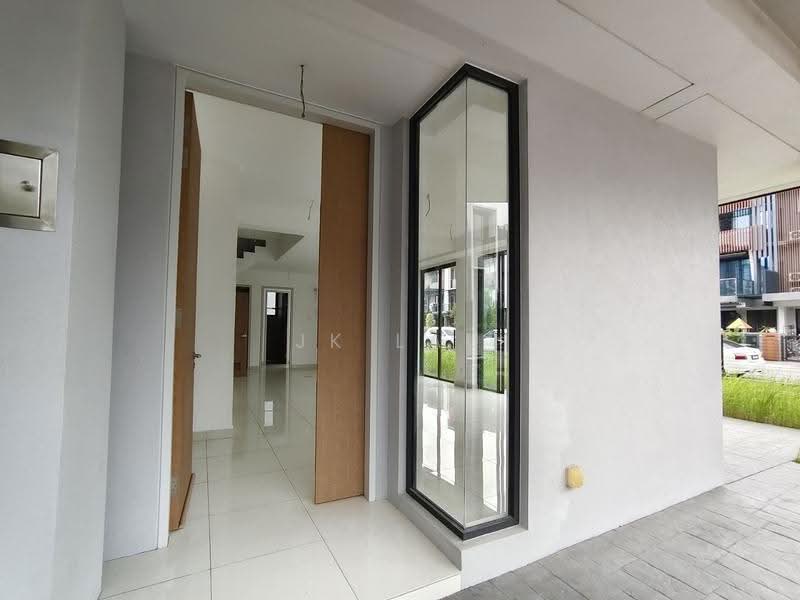 3-storey Terraced House for Sale in Taman Puchong Legenda (Puchong) - JK Lau - Entrance - PropertyGuru.com.my